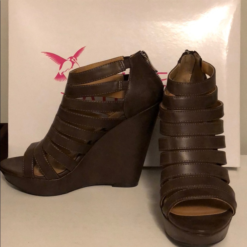 Chinese Laundry Strapped Brown Wedges
